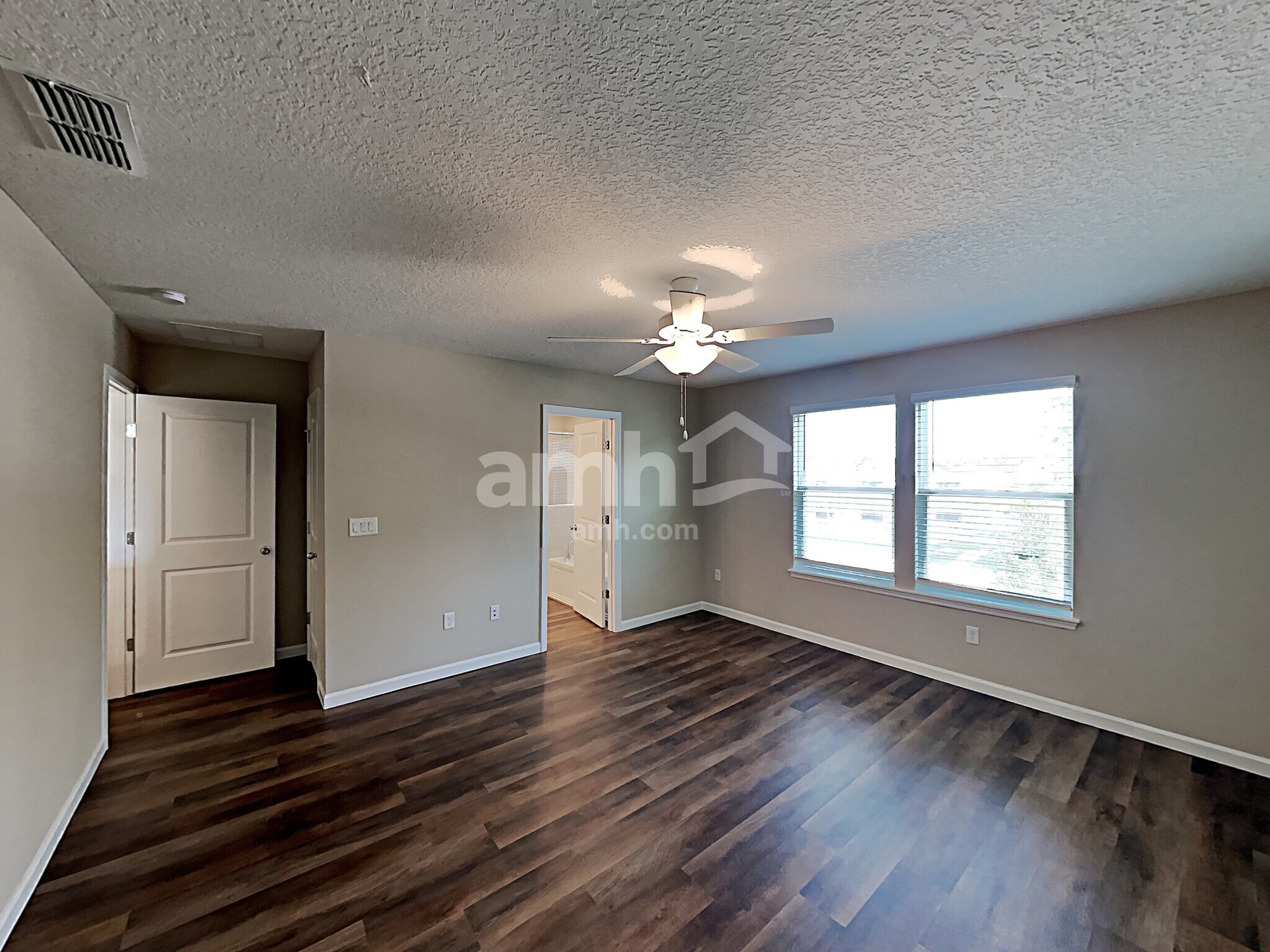 Building Photo - 219 Hemlock Pt