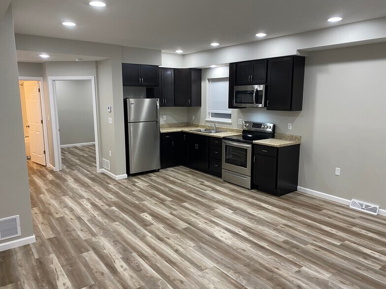 Kitchen - 1213 Ridge Ave