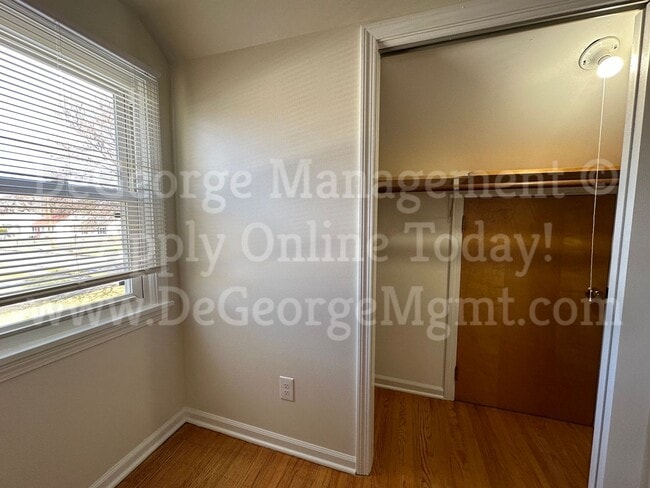 Building Photo - Gorgeous Spacious 4 Bedroom 1.5 Bath Singl...