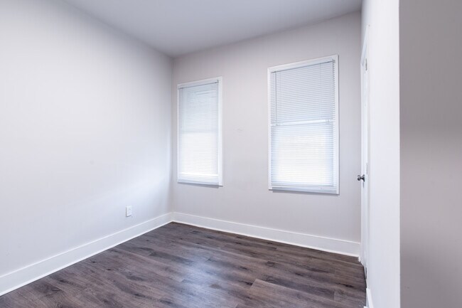 Building Photo - 2424 N Gratz St