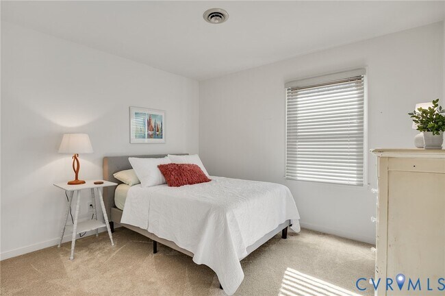 Building Photo - 9621 Peppertree Dr