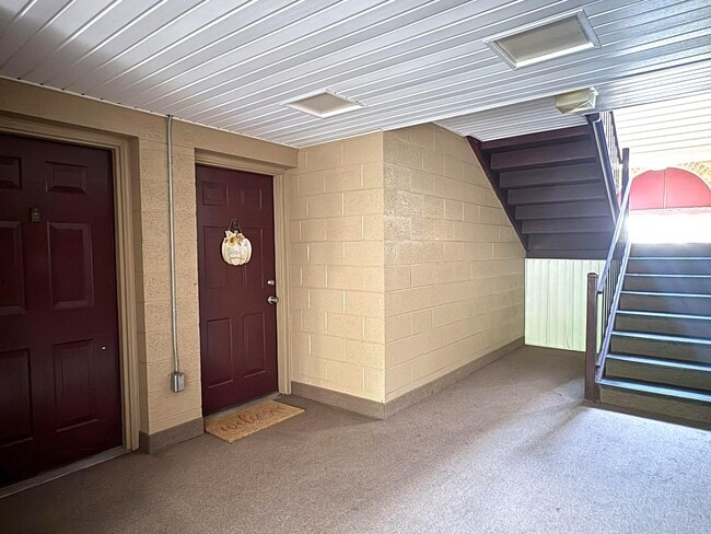 Building Photo - 9574 Jayhawk Terrace