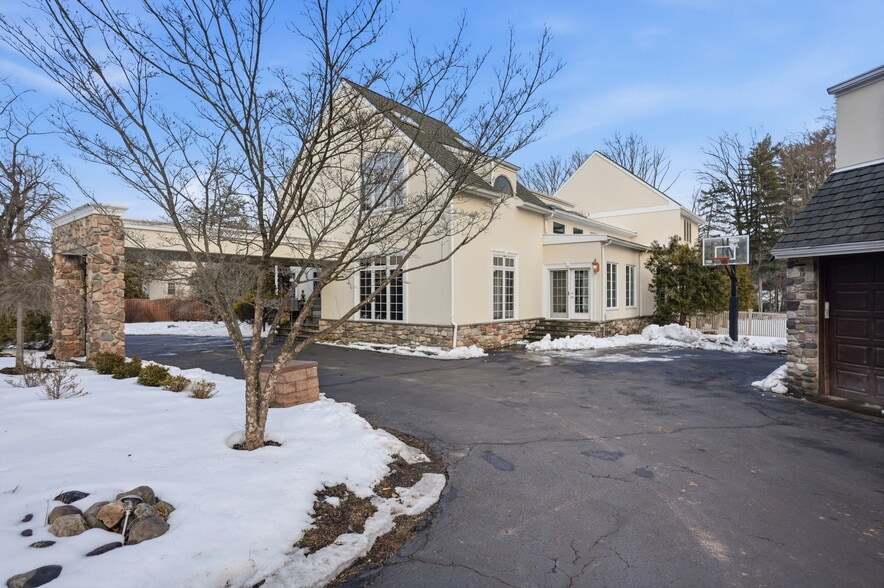 Building Photo - 244 Mathers Rd