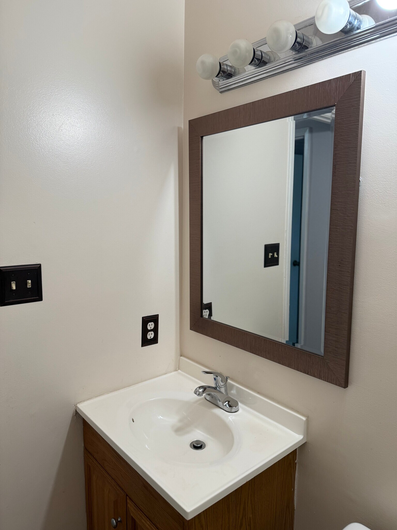 Building Photo - 7028 Palamar Turn