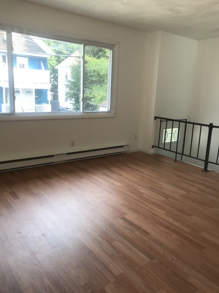 Building Photo - 230 Roosevelt St