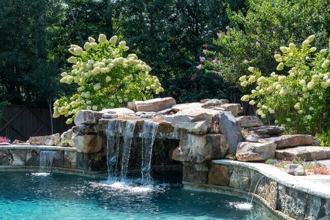 Building Photo - 4020 Manor Oak Cir
