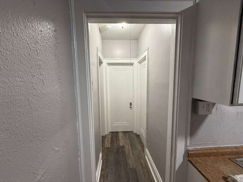 Building Photo - 392 E 147th St