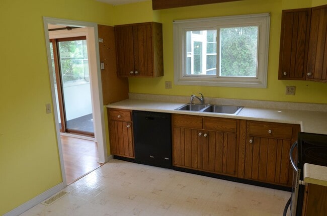 Building Photo - 7 Rivendell Dr