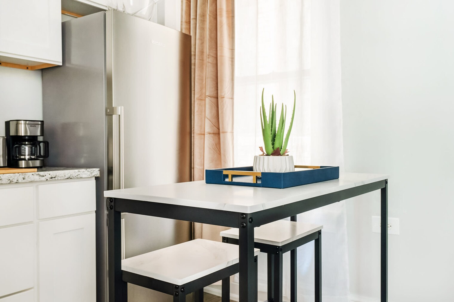 Building Photo - 234 W 73rd St