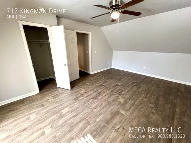 Building Photo - 712 Kingman Dr