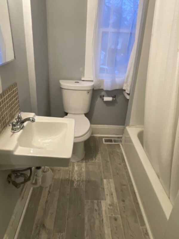 Building Photo - 1672 Manchester Ave