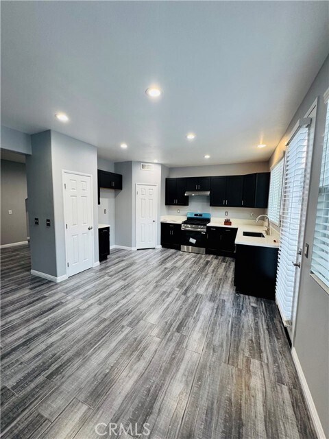 Building Photo - 356 Camino De La Luna