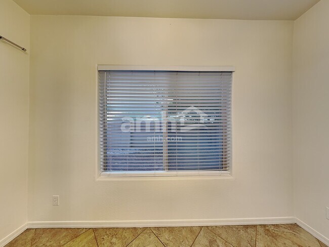 Building Photo - 4717 S Antonio