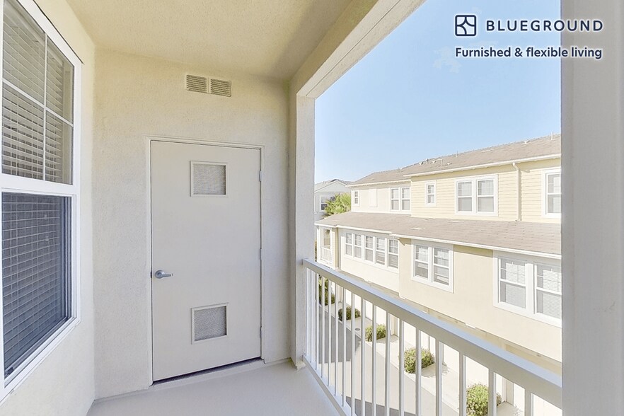 Building Photo - 1000 Lupine-SI FL1-ID11919A