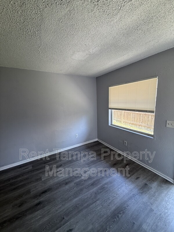 Building Photo - 8304 N Mulberry St