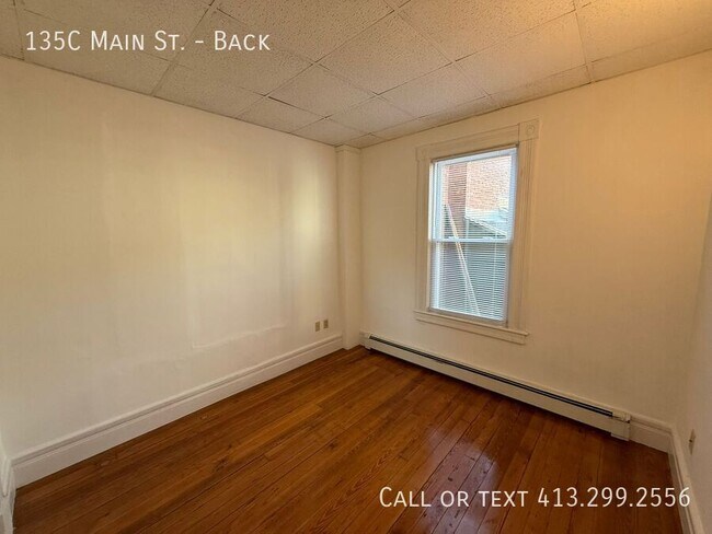 Building Photo - 135 Main St
