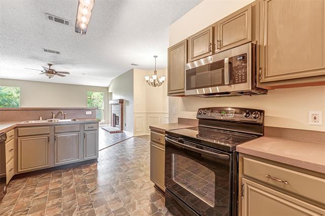 Building Photo - 1624 Appaloosa Dr