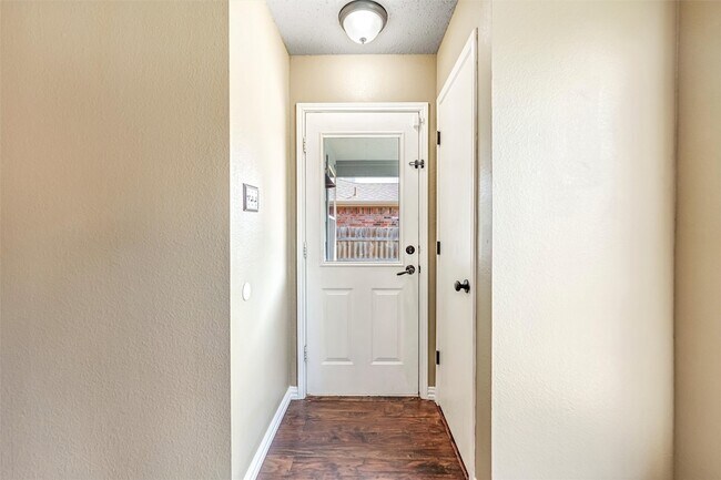 Building Photo - 1624 Appaloosa Dr
