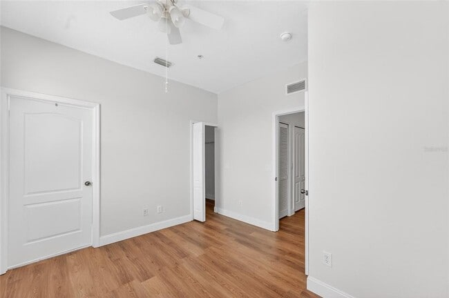 Building Photo - 216 Deepcove Rd