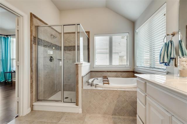 Building Photo - 1014 Somerset Cir