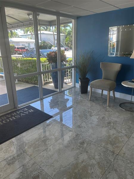 Building Photo - 550 Bayshore Dr