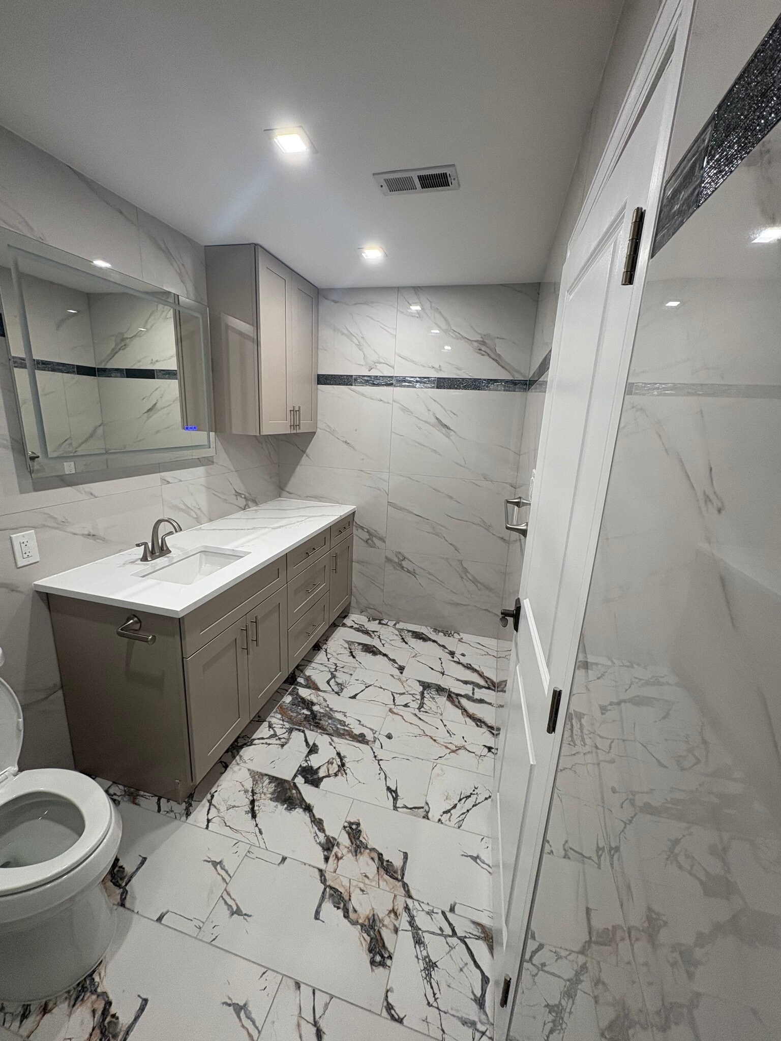 Building Photo - 1304 Diamond Dr