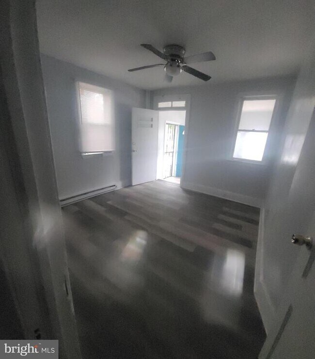 Building Photo - 229 N 9th St