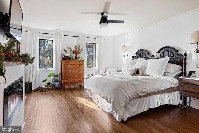 Building Photo - 64 Parchment Dr