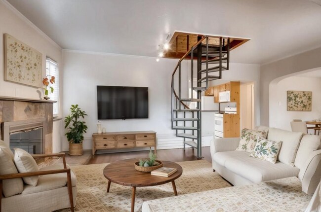 Building Photo - 3825 E 2nd Ave