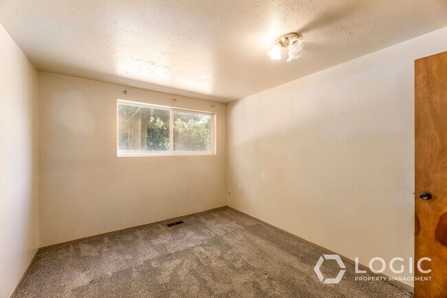 Building Photo - 3151 Quincy Ave