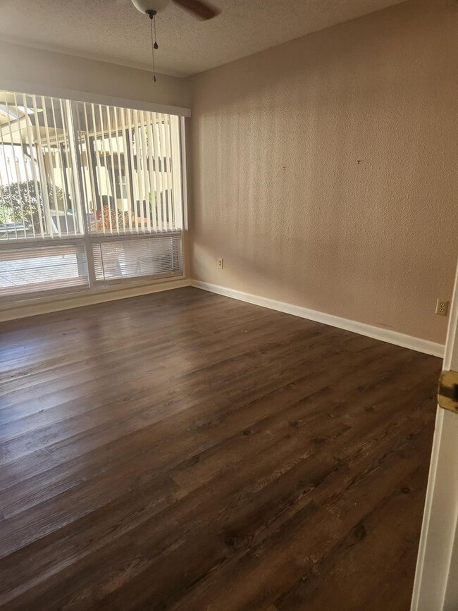 Building Photo - Pier West Condo