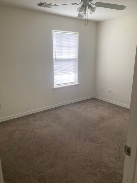 Building Photo - 628 Caperton St