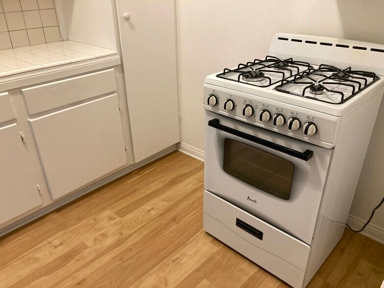 Building Photo - 1903 Delaware Ave