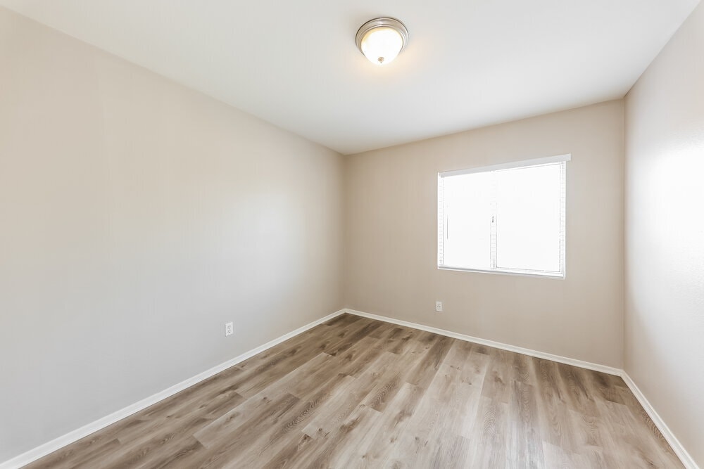 Building Photo - 19 S Tiago Dr