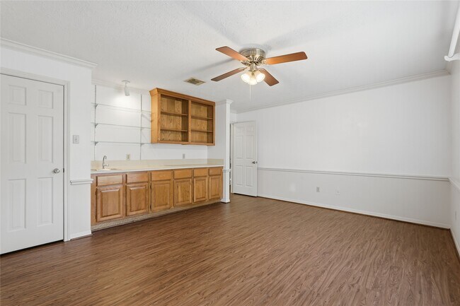 Building Photo - 3823 Village Oaks Dr