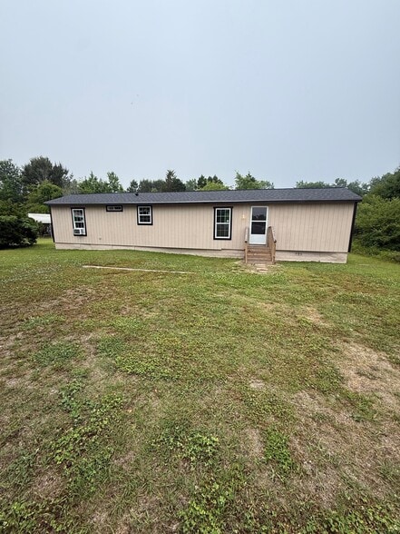 Building Photo - 2020 W Barr Rd