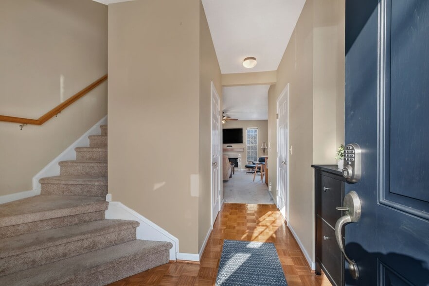 Building Photo - 1345 Bell Rd