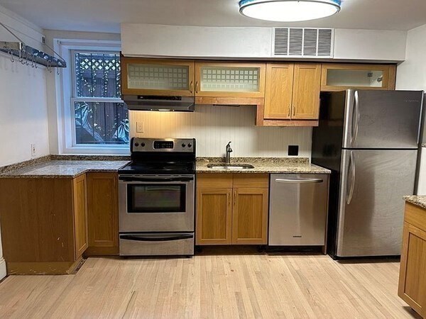 Primary Photo - 521 Shawmut Ave