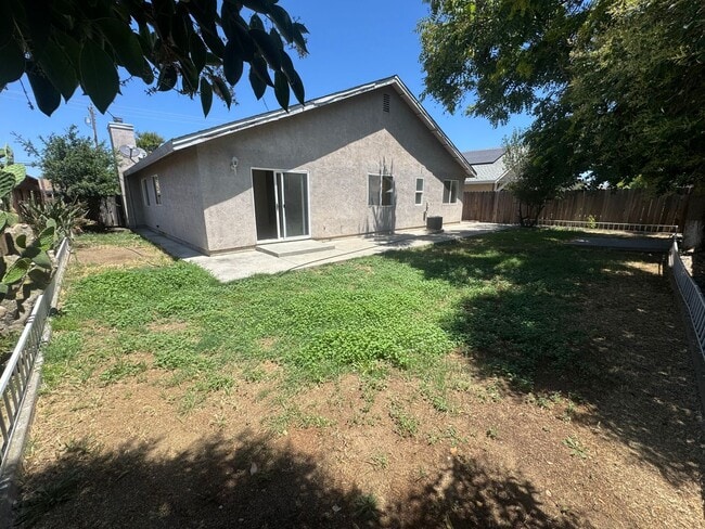 Building Photo - 3 bedroom | 2 bathroom | Single family hom...