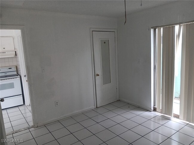 Building Photo - 10710 Rosemary Dr