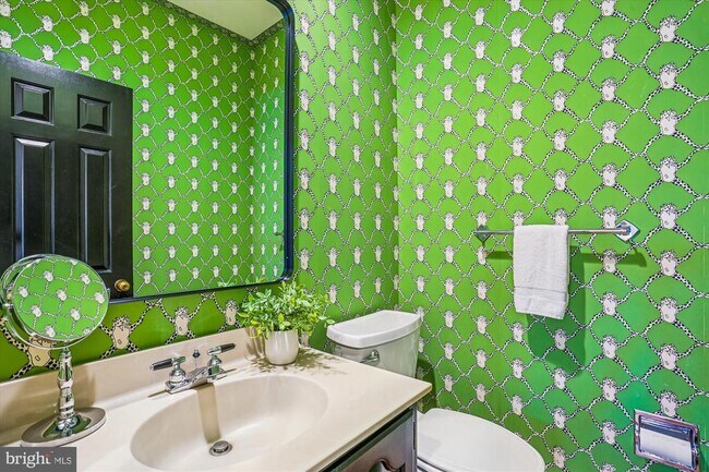 Building Photo - 9939 Bentcross Dr