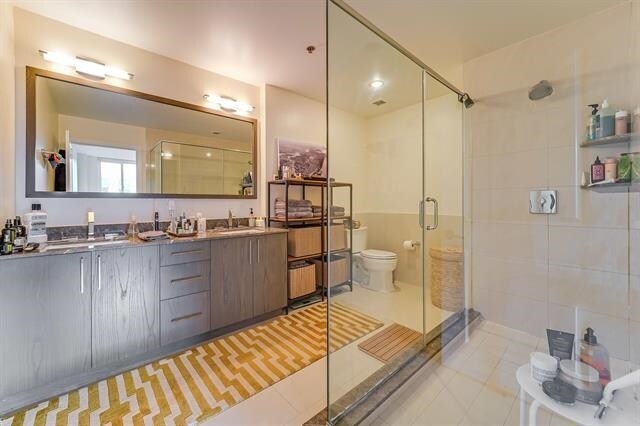 Building Photo - 1100 Maxwell Ln