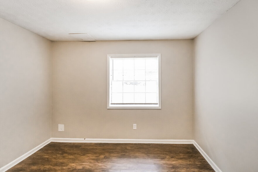 Building Photo - 3066 Arden Way SW