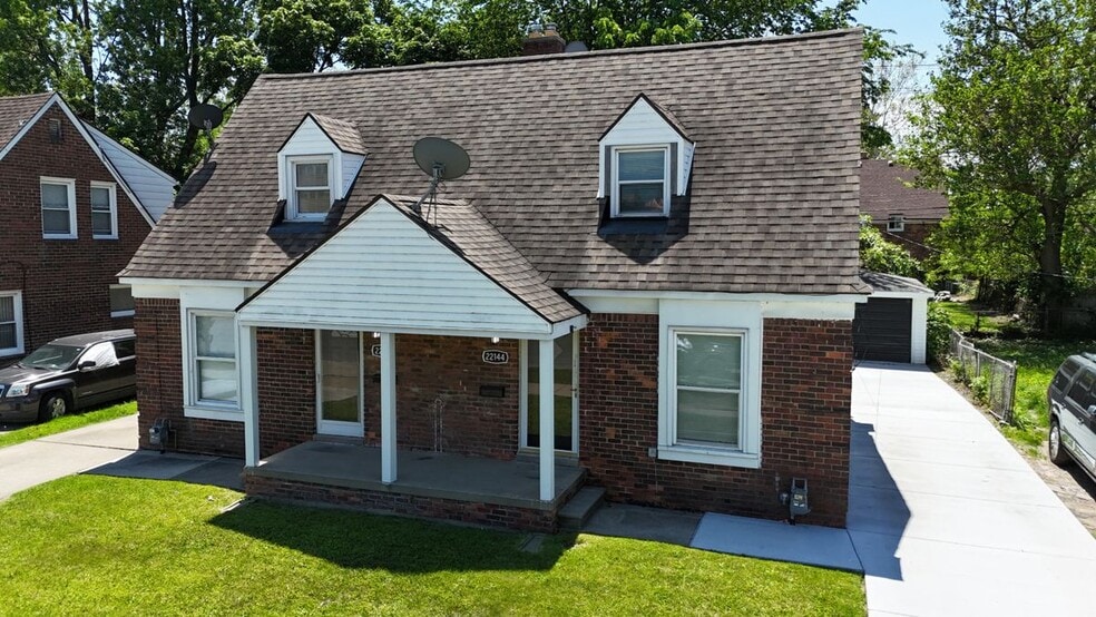 Building Photo - 22148 Moross Rd