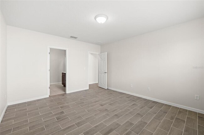 Building Photo - 1575 Aspen Ave