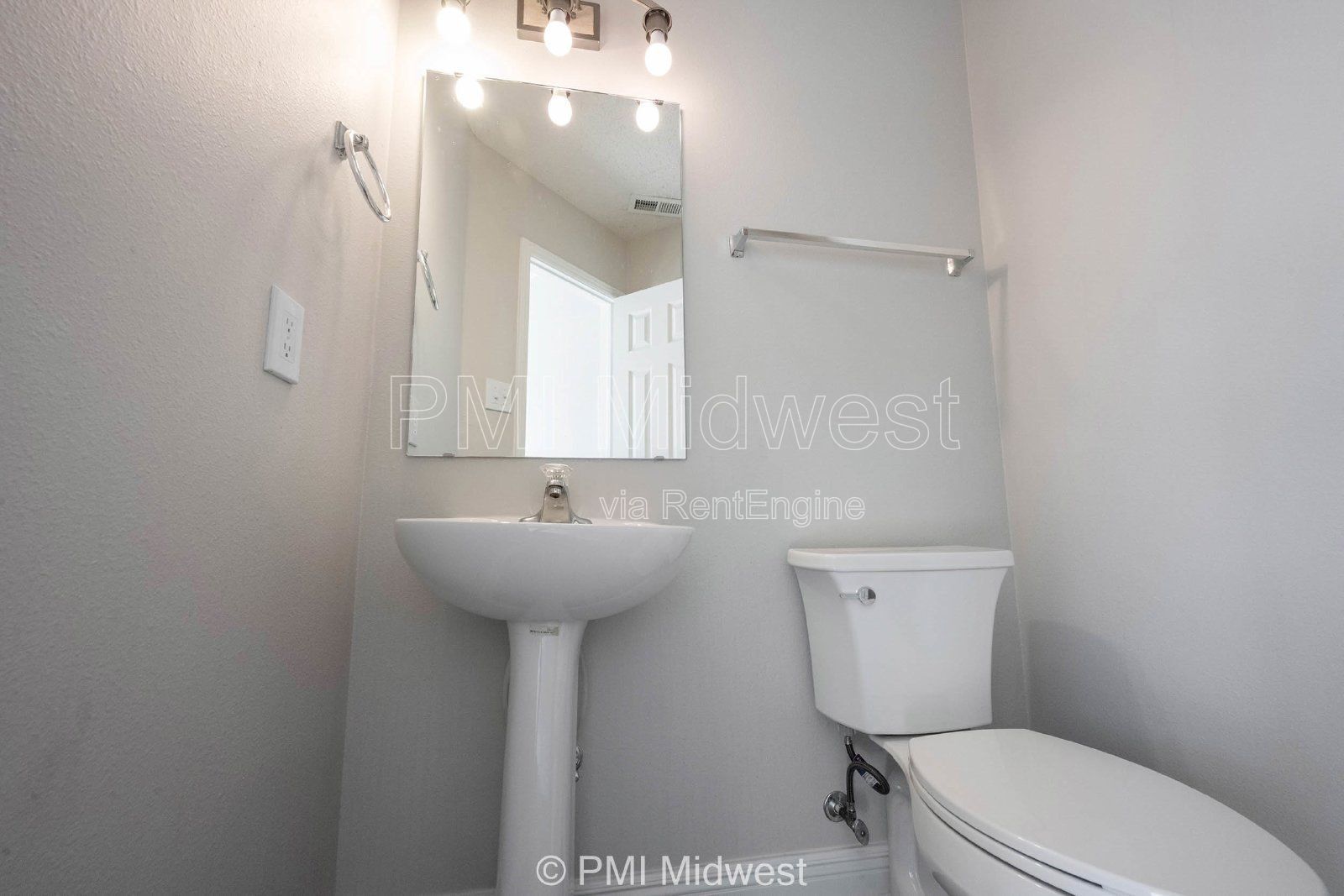 Building Photo - 859 Runnymede Dr