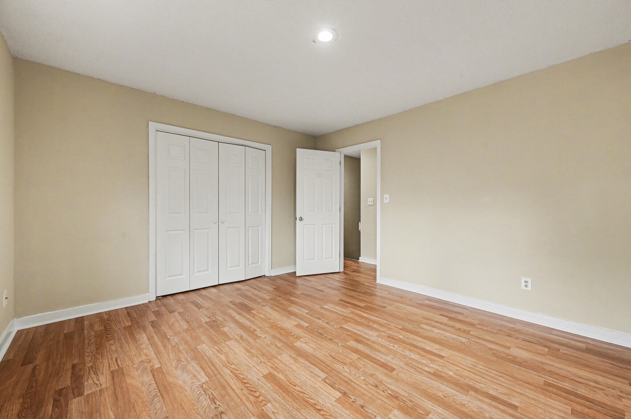 Building Photo - 304 Cedarwood Ln