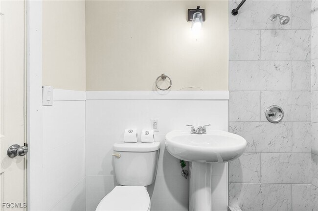 Building Photo - 135 Delmar Ave