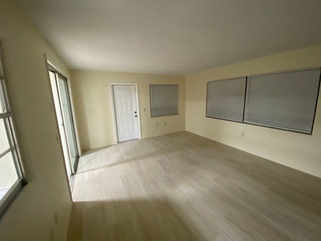 Building Photo - 2/2 0range City