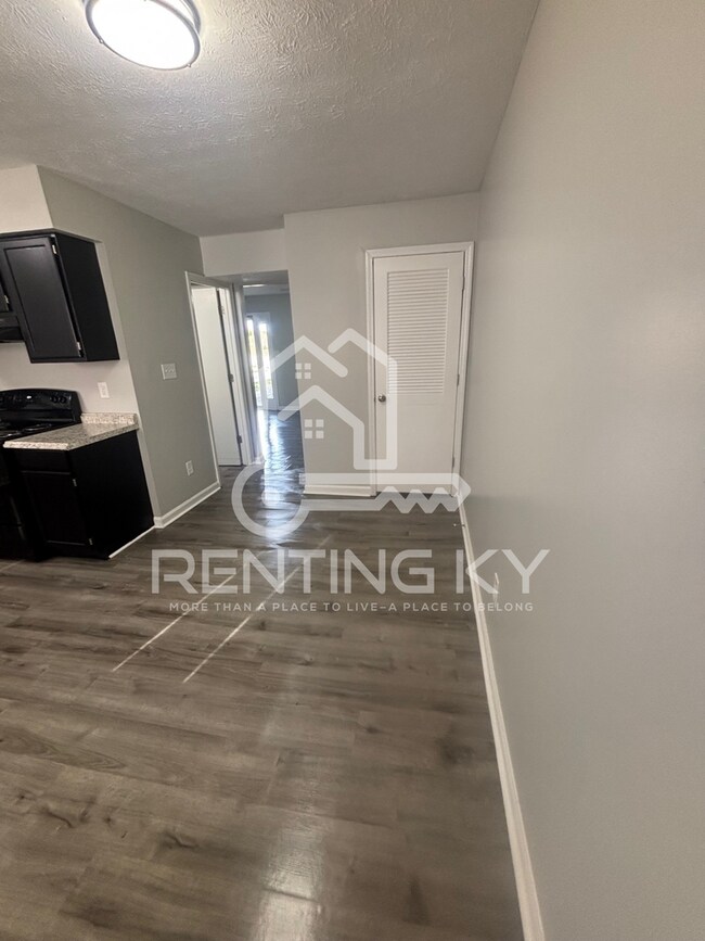 Building Photo - 2 Bedroom, 1.5 Bath Updated Townhome in the Heart of Nicholasville!